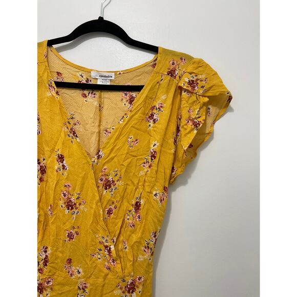 Eyeshadow Yellow Floral Short Romper - Picture 2 of 5